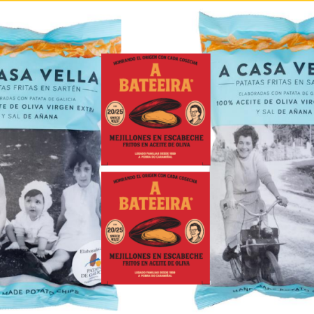 Bolsas de patatas fritas A Casa Vella junto a cajas de mejillón, con foto familiar de fondo